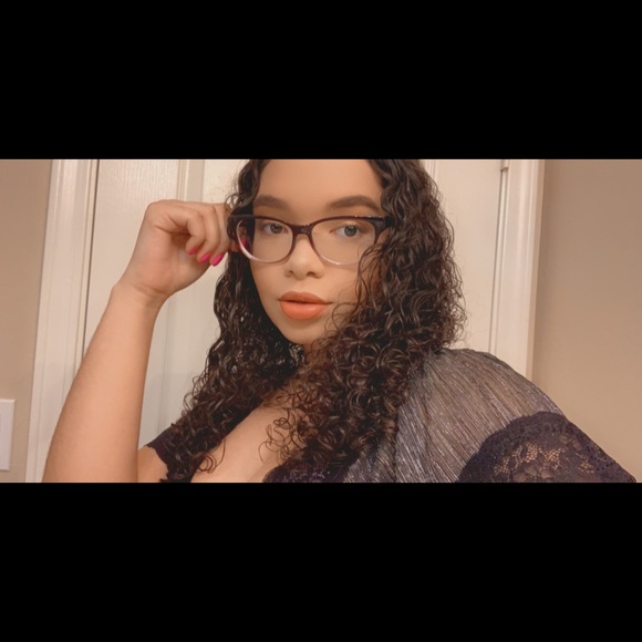 Meet your Posher, Kylie - Picture 1 of 1